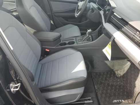 New 2025 Volkswagen Jetta SE image 29
