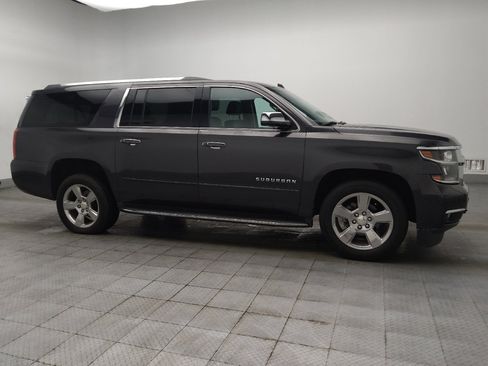 Used 2018 Chevrolet Suburban Premier RWD image 11