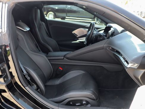 Used 2022 Chevrolet Corvette Stingray Preferred Cpe w/ Z51 Performance Package RWD image 38
