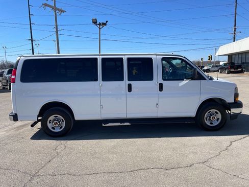 Used 2023 GMC Savana 3500 LS w/ Chrome Appearance Package image 10