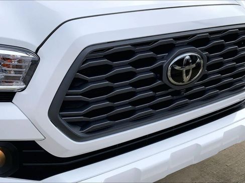 Used 2023 Toyota Tacoma TRD Sport image 30
