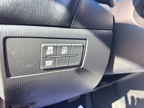 Used 2015 MAZDA MAZDA3 i Touring image 8