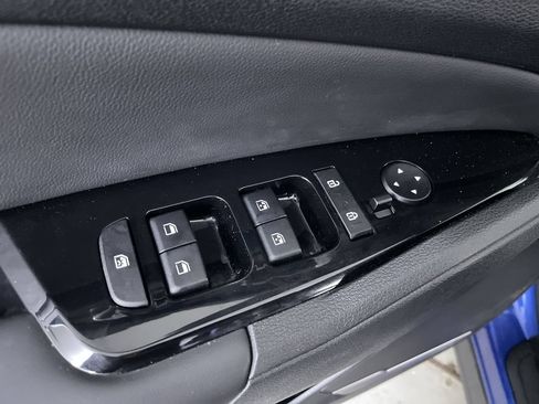 Used 2023 Kia Sportage EX AWD/4WD image 11