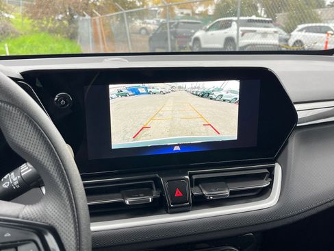 Used 2025 Chevrolet TrailBlazer LT image 17