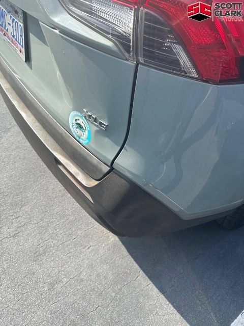 Used 2019 Toyota RAV4 XLE FWD image 5