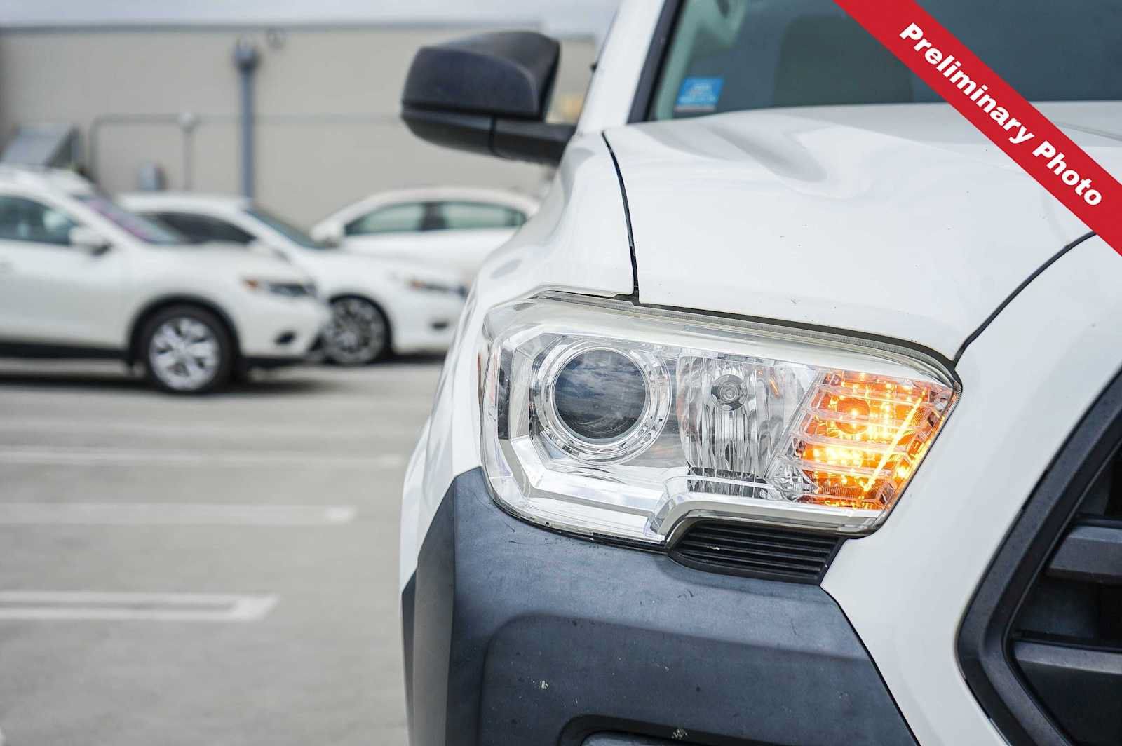 Used 2018 Toyota Tacoma SR RWD image 4