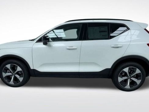 New 2026 Volvo XC40 B5 Plus w/ Protection Package Premier image 20