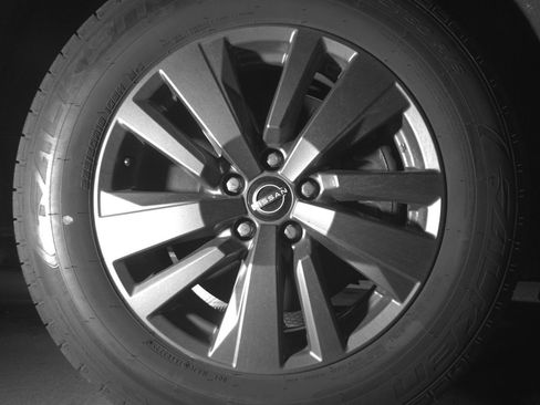 Used 2025 Nissan Pathfinder SV image 13