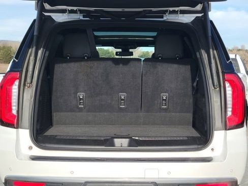 Used 2021 GMC Yukon Denali image 13