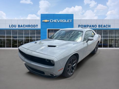 Used 2022 Dodge Challenger SXT w/ Blacktop Package RWD image 2