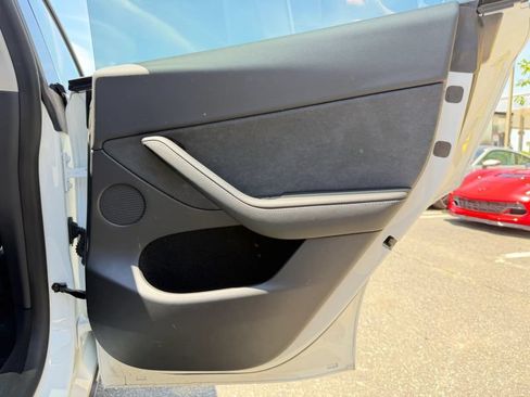 Used 2023 Tesla Model Y Long Range AWD/4WD image 23