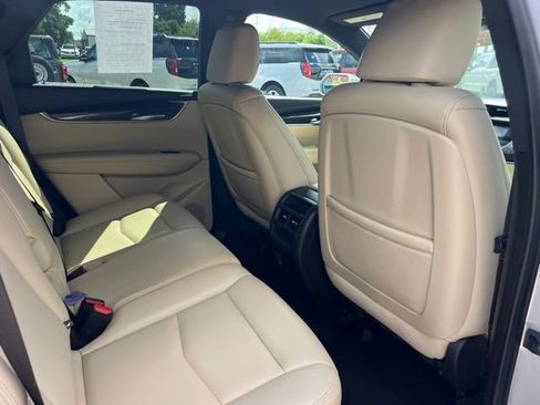 Used 2019 Cadillac XT5 FWD image 24