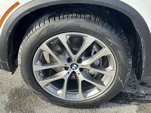 New 2026 BMW X5 xDrive40i w/ Premium Package image 7