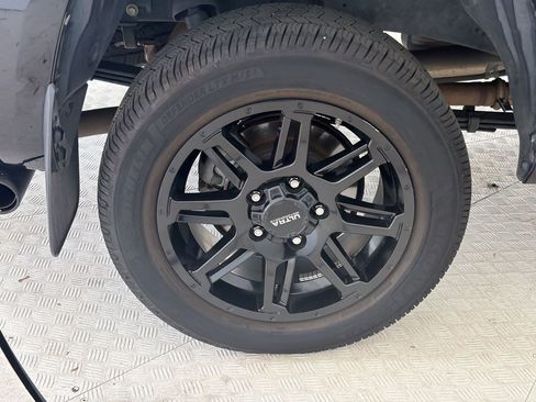 Used 2020 Toyota Tundra SR5 AWD/4WD image 12
