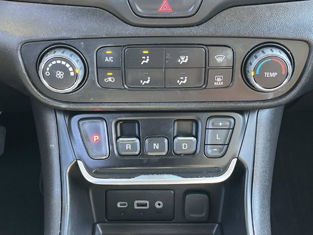 Used 2020 GMC Terrain SLE w/ Elevation Edition FWD image 13