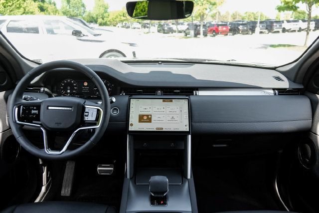 Used 2026 Land Rover Discovery Sport Landmark AWD/4WD image 18