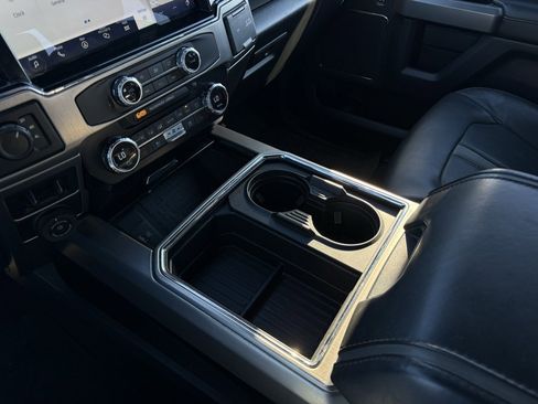 Certified 2022 Ford F450 Platinum w/ FX4 Off-Road Package image 20