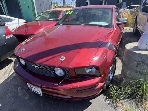 Used 2006 Ford Mustang GT Premium RWD image 2