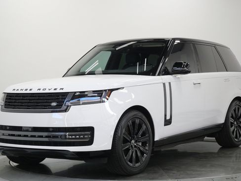 Used 2025 Land Rover Range Rover SE AWD/4WD image 5