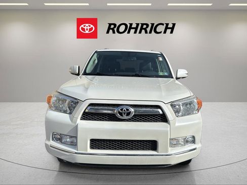 Used 2011 Toyota 4Runner SR5 image 2