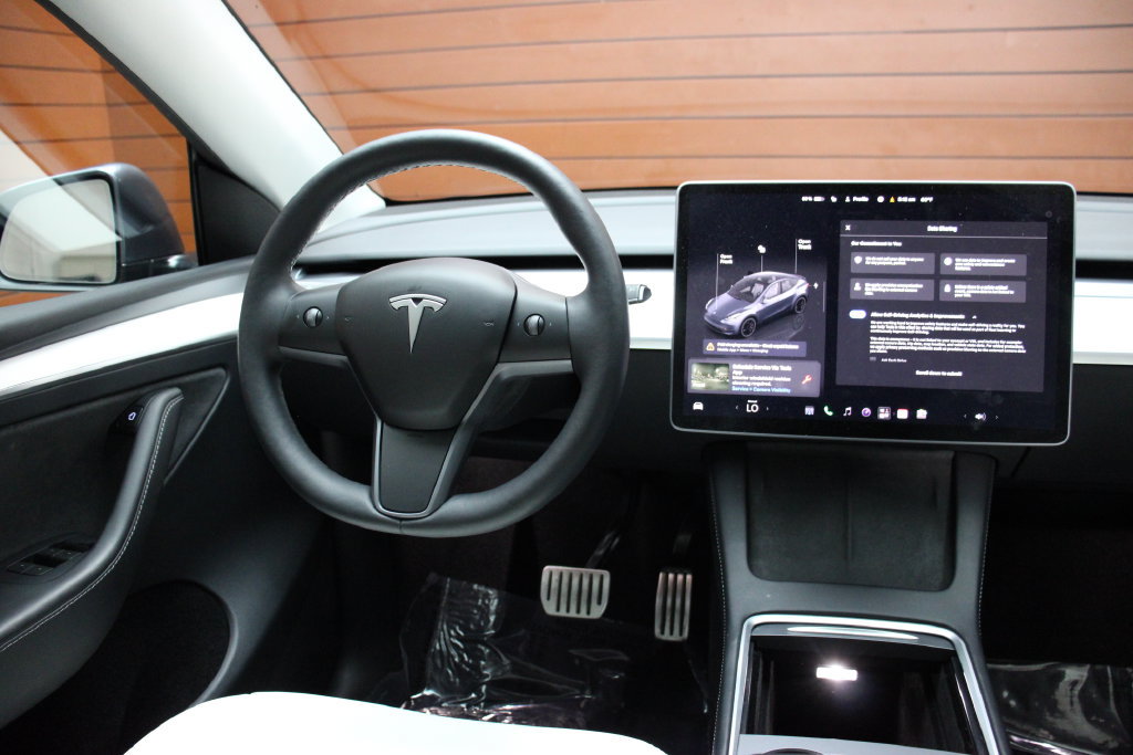 Used 2023 Tesla Model Y Performance AWD/4WD image 9