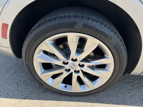 Used 2023 Buick Envision Avenir image 11