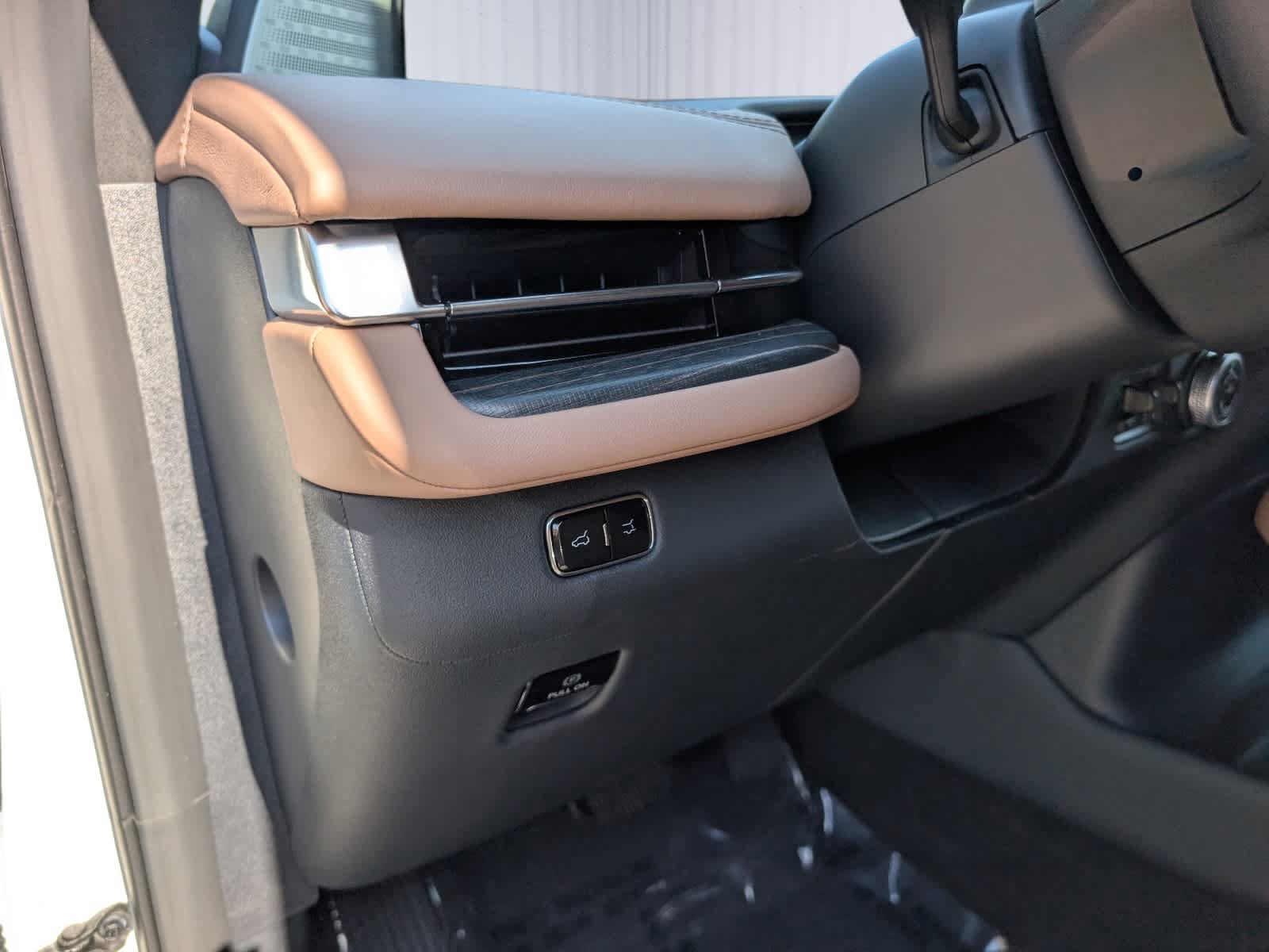 Used 2027 Lincoln Navigator Black Label AWD/4WD image 28