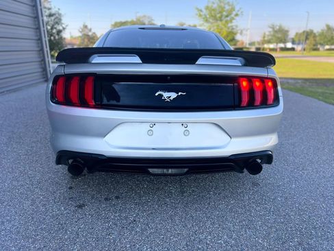 Used 2019 Ford Mustang Coupe image 5