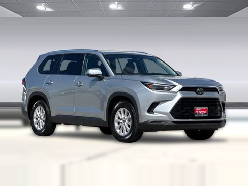 Used 2025 Toyota Grand Highlander FWD image 7