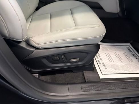 Used 2025 Ford Explorer Active w/ Active Comfort Package AWD/4WD image 15