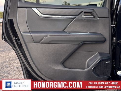Used 2024 GMC Acadia Elevation AWD/4WD image 18