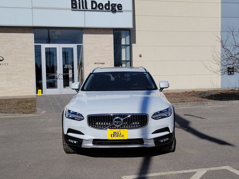 Used 2019 Volvo V90 T6 Cross Country w/ Advanced Package image 10