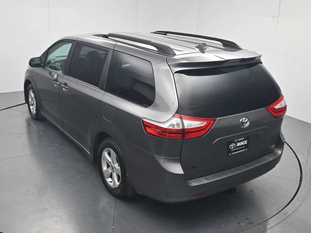 Used 2019 Toyota Sienna LE w/ Carpet Mat Package FWD image 44