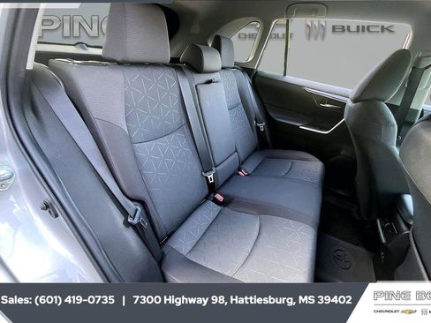 Used 2024 Toyota RAV4 XLE AWD/4WD image 20