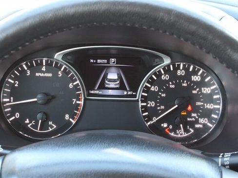 Used 2020 Nissan Pathfinder SL AWD/4WD image 26