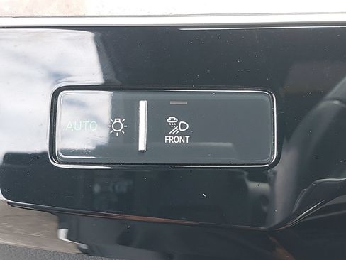 Certified 2022 Audi e-tron Prestige w/ Prestige Package AWD/4WD image 29