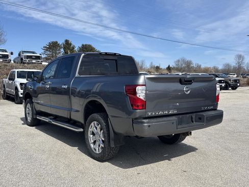 Used 2019 Nissan Titan SV w/ SV Convenience Package image 7