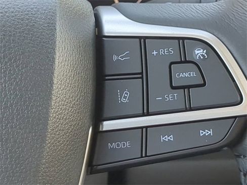 New 2026 Toyota Sienna XLE image 26