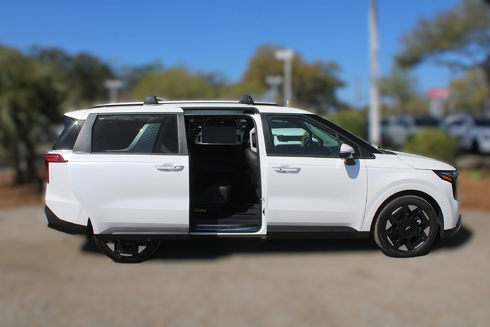 New 2026 Kia Carnival EX FWD image 6