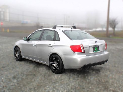 Used 2010 Subaru Impreza 2.5i image 5