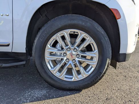 Used 2024 GMC Yukon SLT image 11