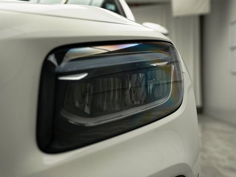 Used 2025 Mercedes-Benz GLB 250 4MATIC image 17