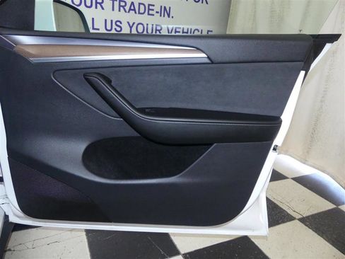 Used 2023 Tesla Model Y AWD image 22