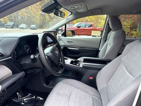 Used 2022 Toyota Sienna LE image 37
