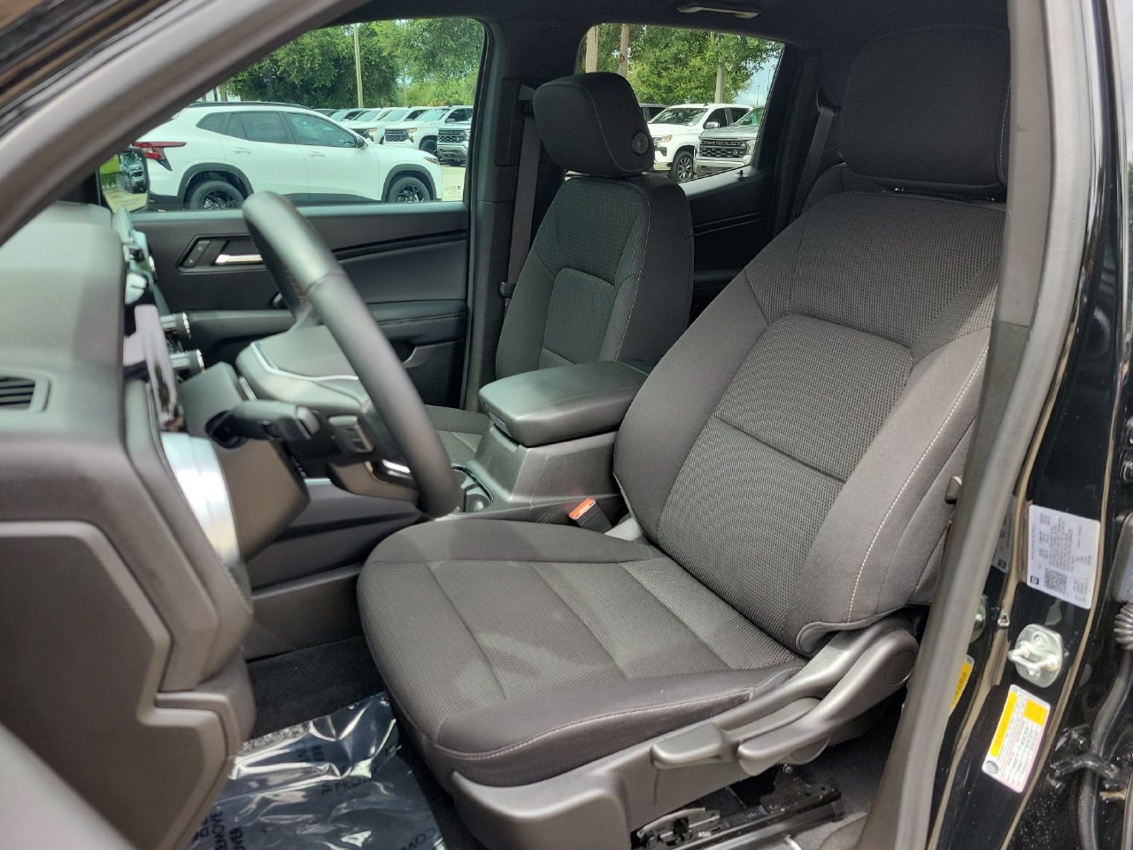 Used 2024 Chevrolet Colorado LT RWD image 16