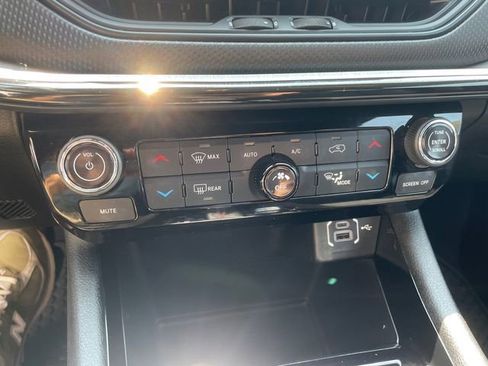 Used 2023 Jeep Compass Trailhawk image 35