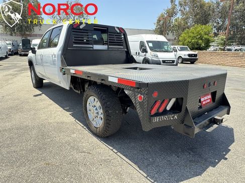 Used 2022 Chevrolet Silverado 2500 LT w/ Convenience Package AWD/4WD image 6
