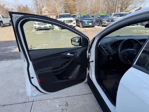 Used 2017 Ford Focus SE image 21
