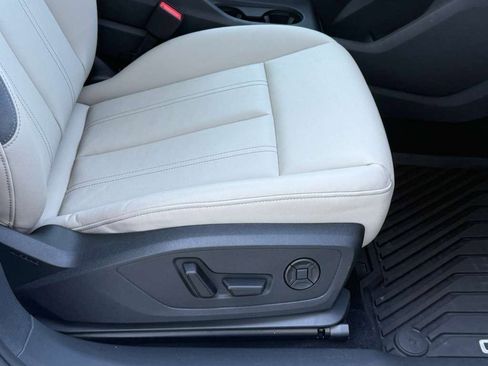 Used 2024 Audi Q4 e-tron Premium w/ Convenience Package image 42