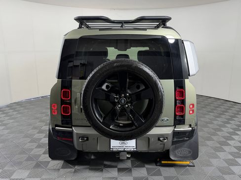 Used 2022 Land Rover Defender 110 X-Dynamic HSE image 10